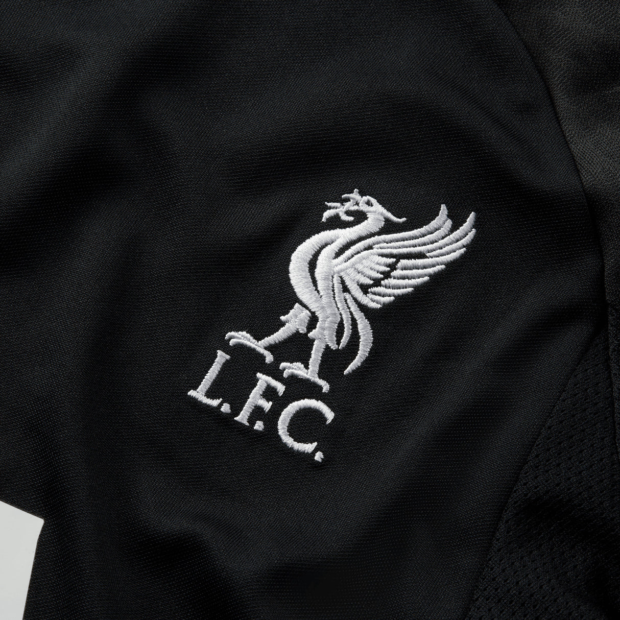 Liverpool Nike Strike Short Sleeve Top - Black - Kids - Kit Captain